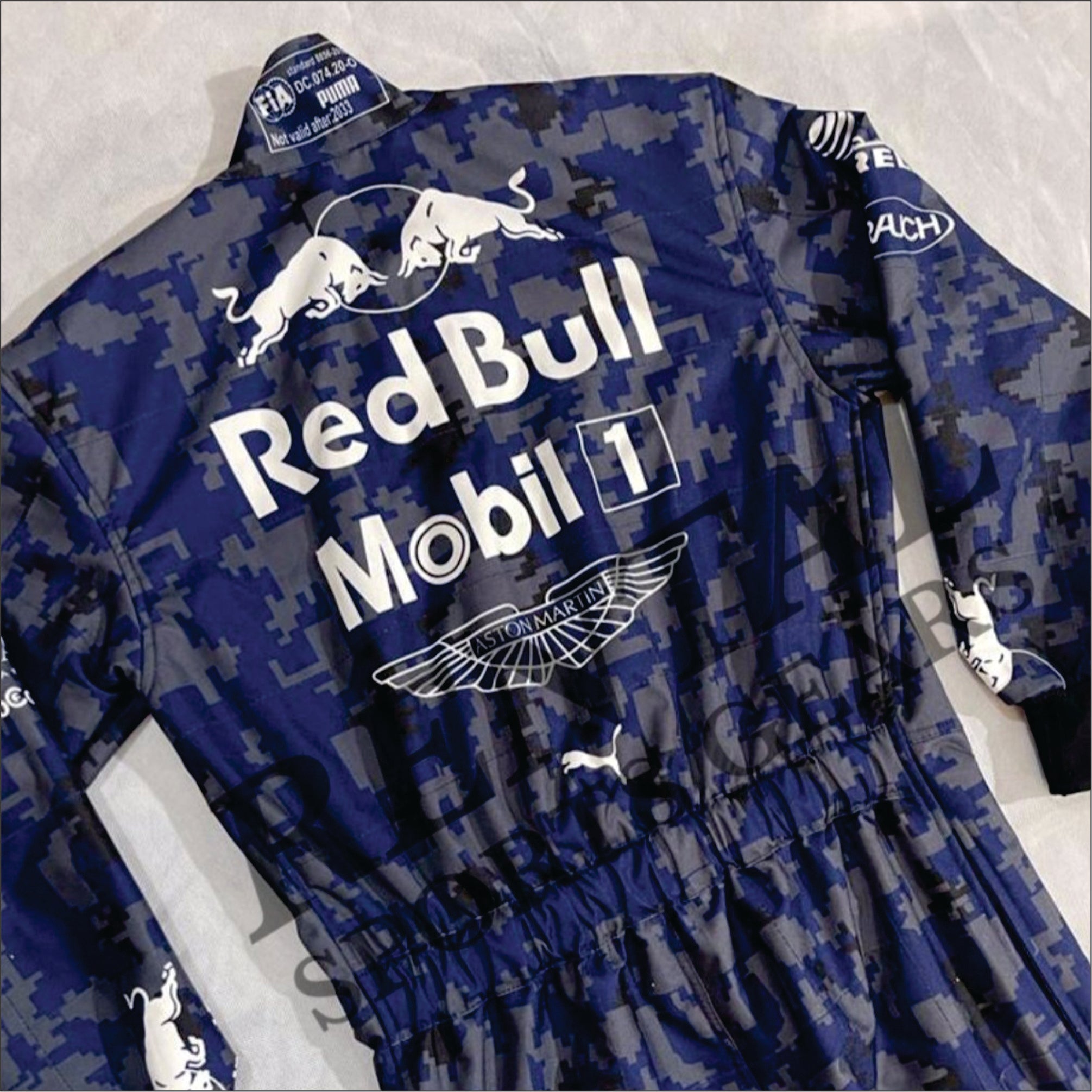 2018 Daniel Ricciardo Red Bull Racing RB14 suit4